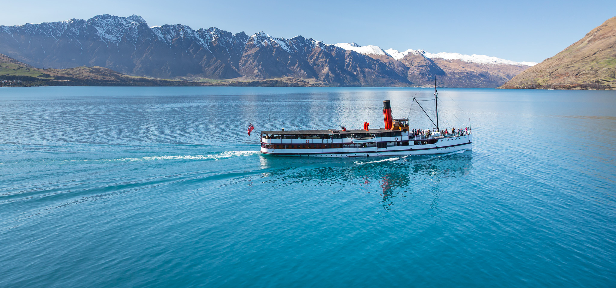Du ngoạn hồ Wakatipu trên con tàu trăm tuổi TSS Earnslaw - Fantasea Travel