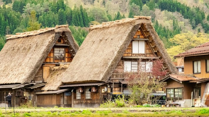 Khám phá ngôi làng cổ Shirakawago